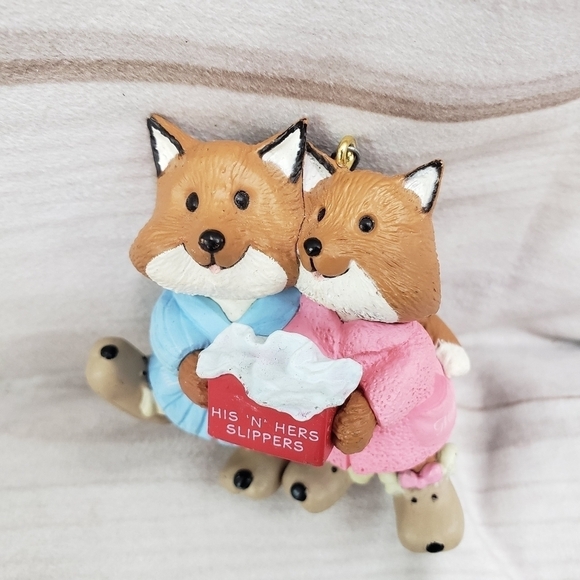 Hallmark Mom & Dad Fox In Robes & Slippers Christmas Ornament 1993 Keepsake 2.5" - Picture 6 of 6